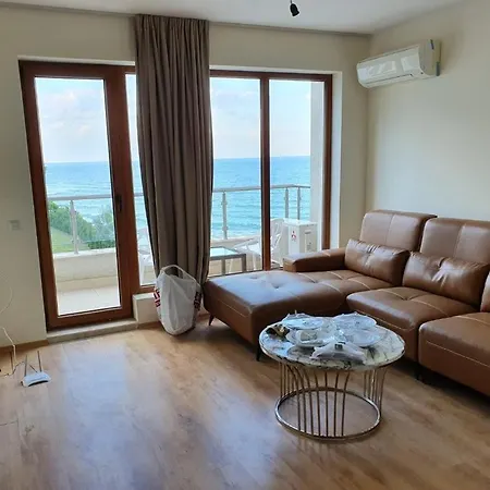 Wonderful One Bedroom First Line To The Sea