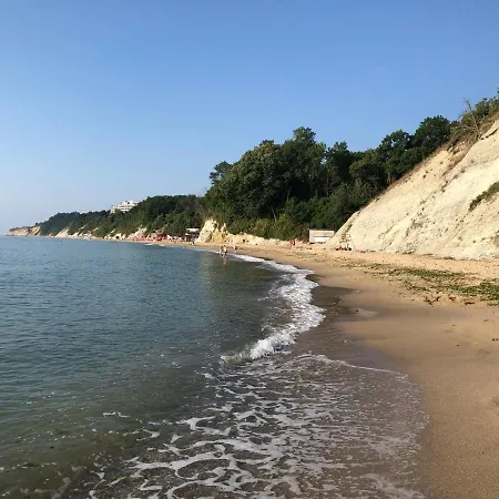 Wonderful One Bedroom First Line To The Sea 아파트