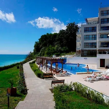 Wonderful One Bedroom First Line To The Sea *
